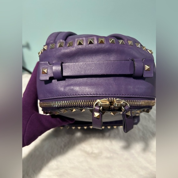 VALENTINO Rockstud Purple Backpack in excellent condition. Authentic & pre-owned - Picture 8 of 15